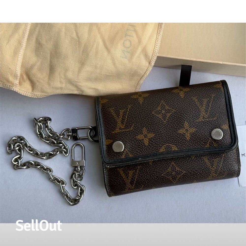 💥SOLD😊 eBay thank you 🙏🏽 SoVogie Louis Vuitton Macassar Trifold Chain Wallet